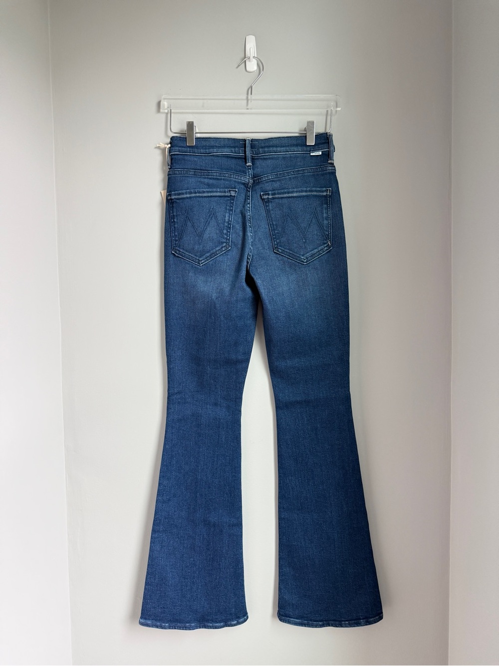 MOTHER Denim The Weekender Mid Rise Flared Jeans in Nip It In The Butt Sz 26 NEW - Picture 6 of 7